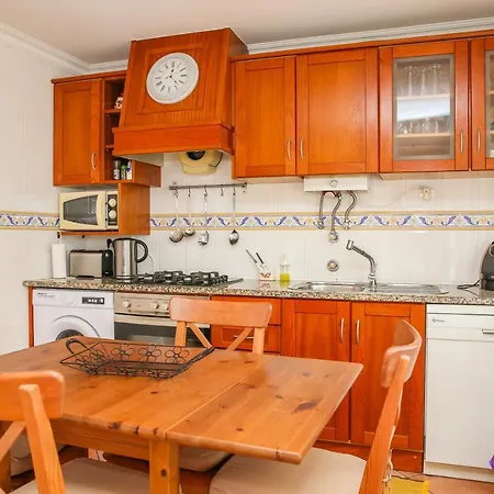 Joana Vasconcelos, Ocean View & Pool - Pata Da Gaivota